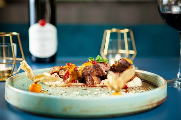 Comment créer une expérience culinaire autour des champignons sauvages dans un restaurant de campagne?